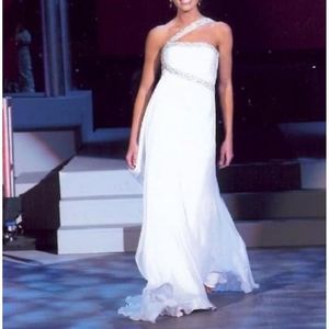 White  Size 2 Train dress